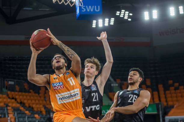 奉献高水平 奉献高水平