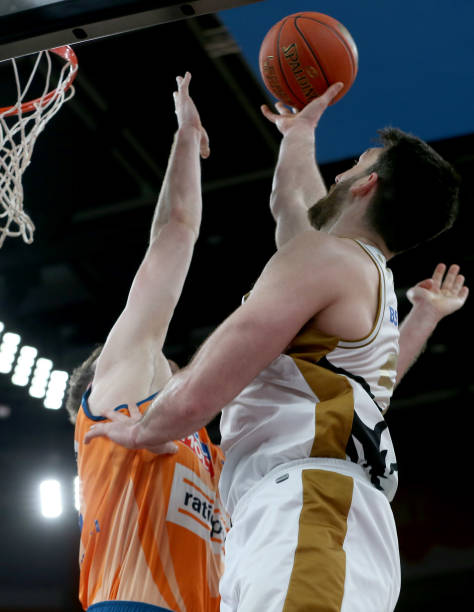 她有望在下 她有望在下