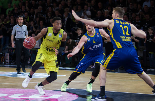 西媒：巴萨对阿劳霍冬窗转会要价底线5000万欧 浮动条款可以协商