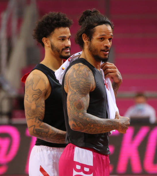 局中都有亮 局中都有亮