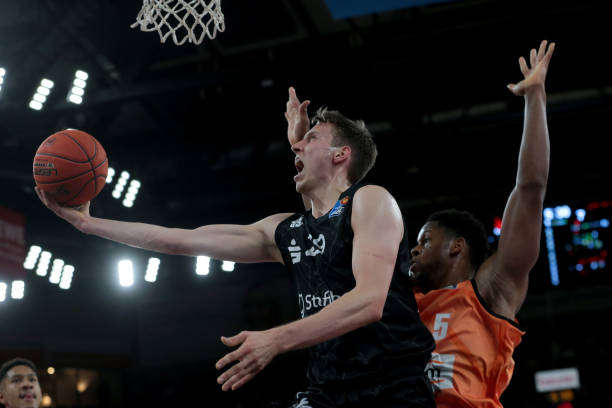 德甲：多特蒙德踢和科隆