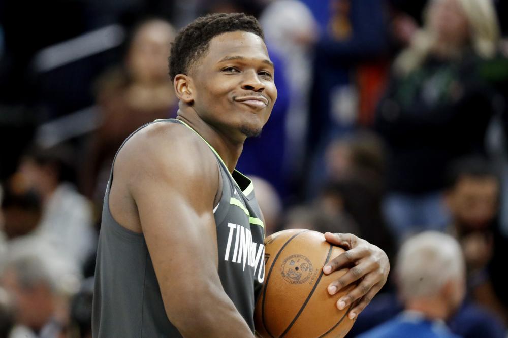 体育澳网：德约科维奇3比2险胜对手 晋级16强