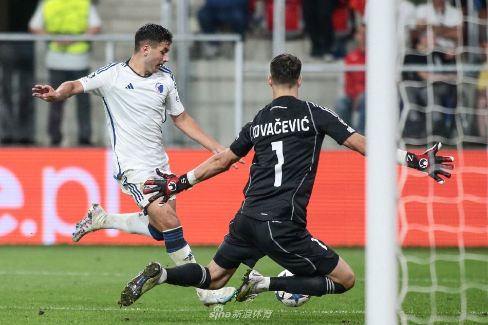 巨星球！阿夫迪亚后撤步三分命中