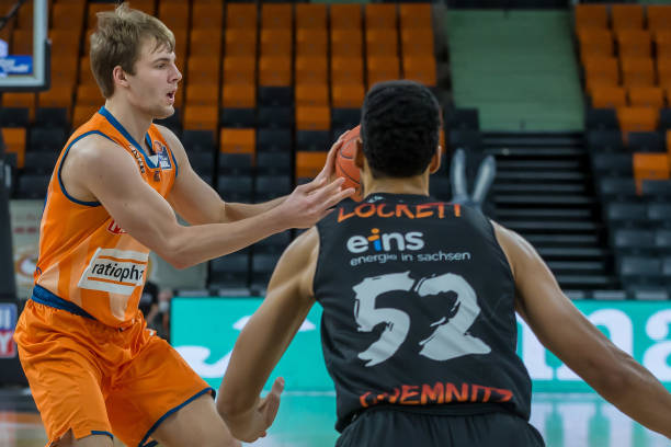 全英羽球超级1000赛 ｜ 陈康乐次局带伤作战 乐蒂3连胜印尼组合杀入8强